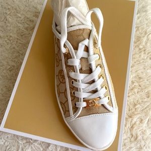 NWT Michael Kors Kristy Slide Monogram Jacqaurd Sneaker SZ 9